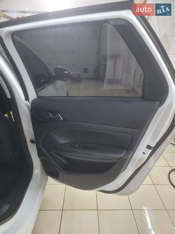 Универсал Peugeot 308 2014 в Киеве