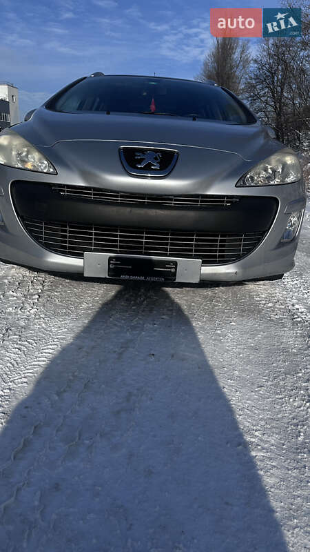 Хэтчбек Peugeot 308 2010 в Киеве