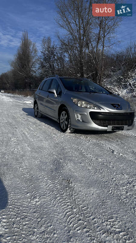 Хэтчбек Peugeot 308 2010 в Киеве