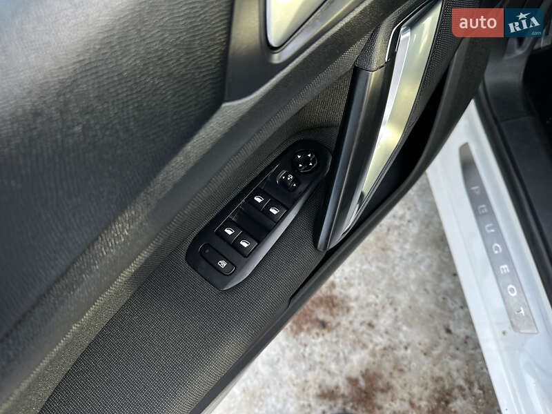 Универсал Peugeot 308 2020 в Львове