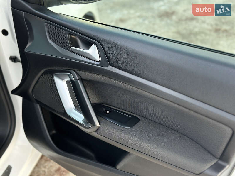 Универсал Peugeot 308 2020 в Львове