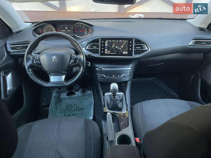 Универсал Peugeot 308 2015 в Сарнах