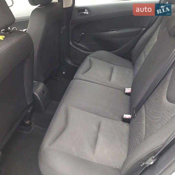 Хэтчбек Peugeot 308 2008 в Киеве