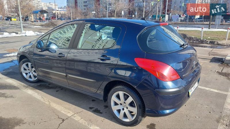 Хэтчбек Peugeot 308 2010 в Киеве