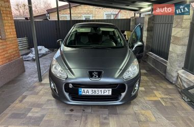 Хэтчбек Peugeot 308 2011 в Киеве