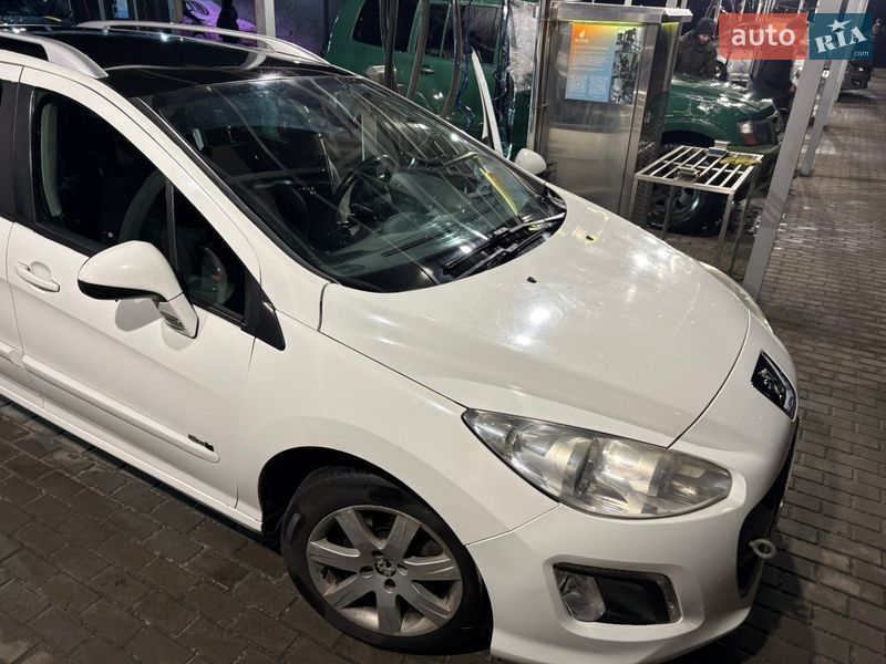 Универсал Peugeot 308 2013 в Киеве