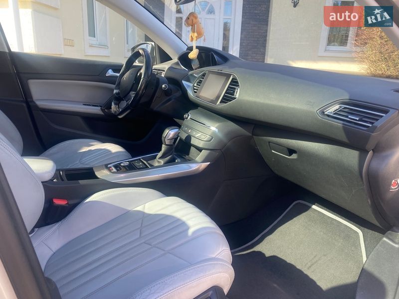 Универсал Peugeot 308 2017 в Львове