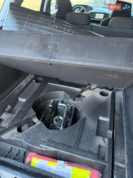 Универсал Peugeot 308 2016 в Киеве фото 11 Универсал Peugeot 308 2016 в Киеве