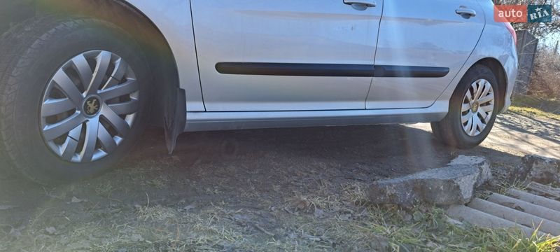 Хэтчбек Peugeot 308 2009 в Днепре