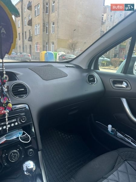 Хэтчбек Peugeot 308 2012 в Львове