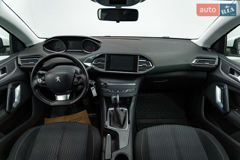 Хэтчбек Peugeot 308 2017 в Киеве