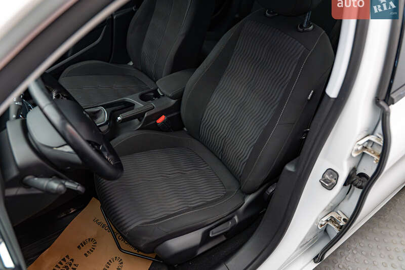 Хэтчбек Peugeot 308 2017 в Киеве