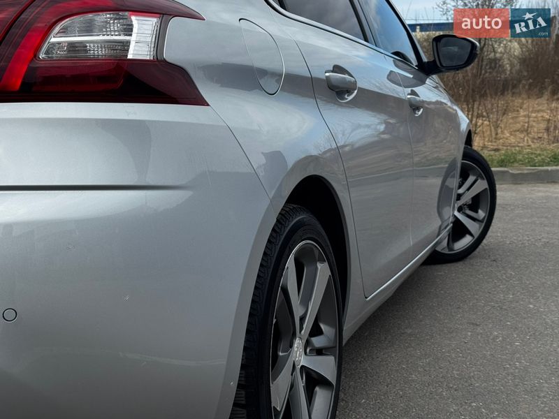 Хетчбек Peugeot 308 2014 в Дрогобичі