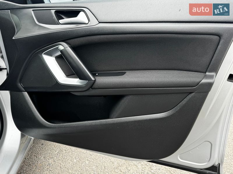 Хетчбек Peugeot 308 2014 в Дрогобичі