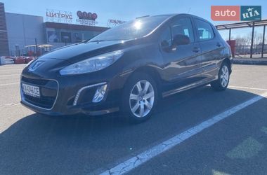 Хэтчбек Peugeot 308 2011 в Киеве