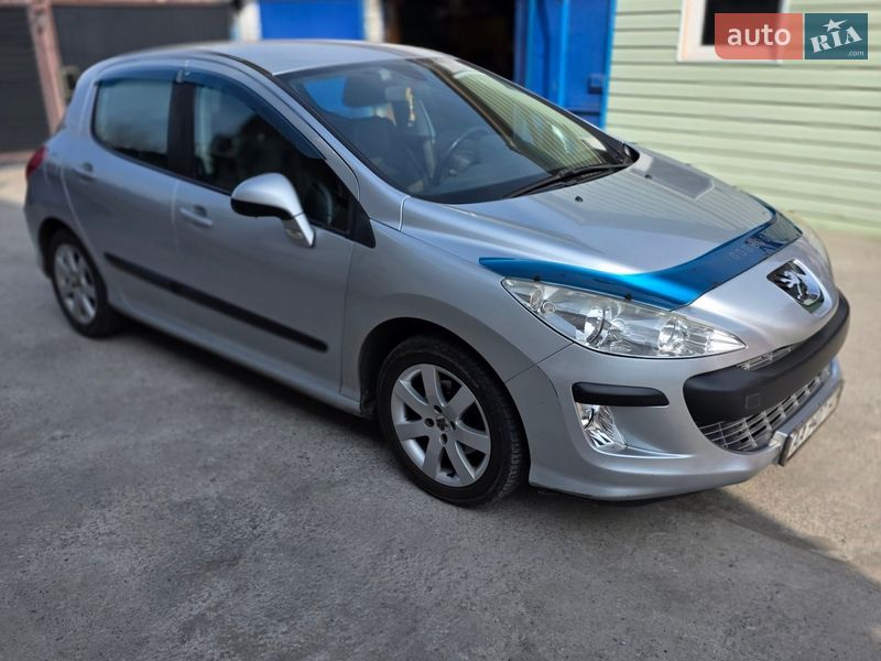 Хетчбек Peugeot 308 2010 в Києві