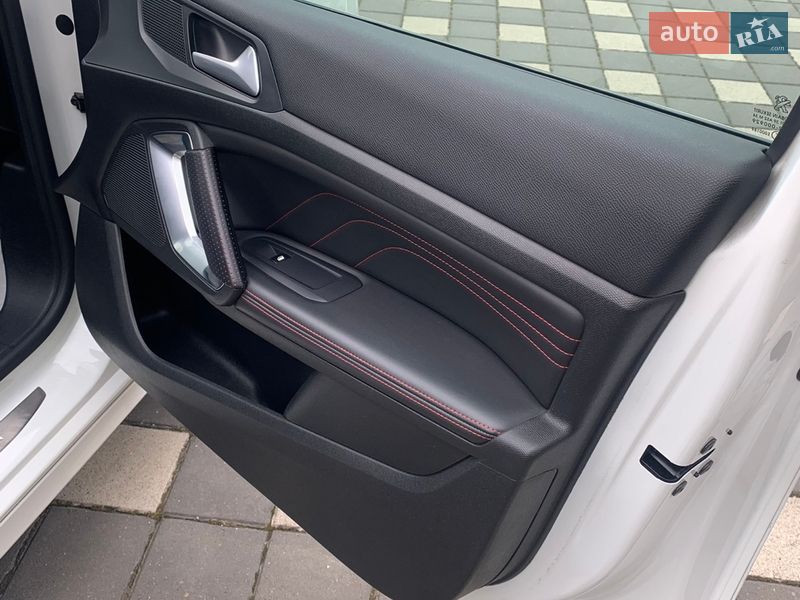 Универсал Peugeot 308 2017 в Стрые