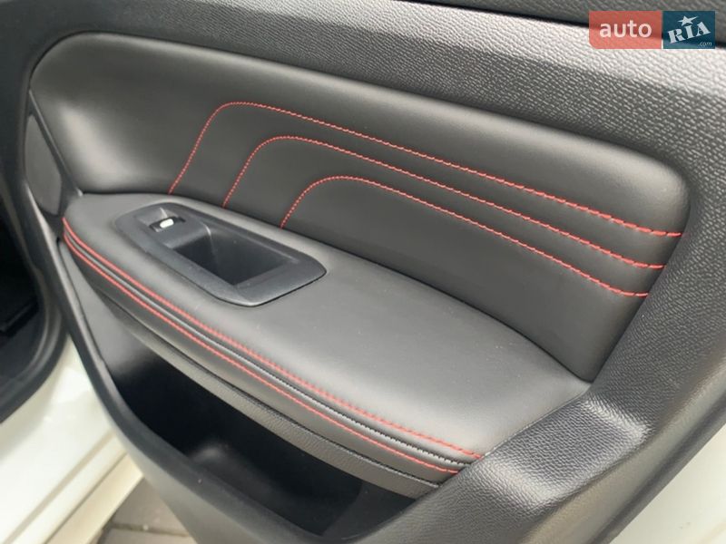 Универсал Peugeot 308 2017 в Стрые