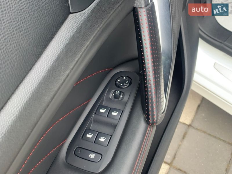 Универсал Peugeot 308 2017 в Стрые