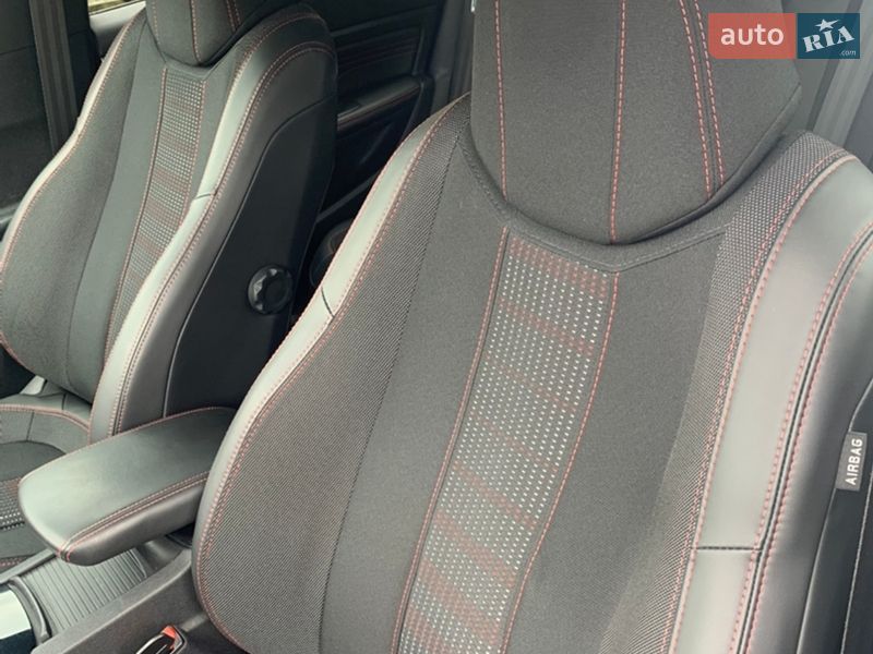 Универсал Peugeot 308 2017 в Стрые