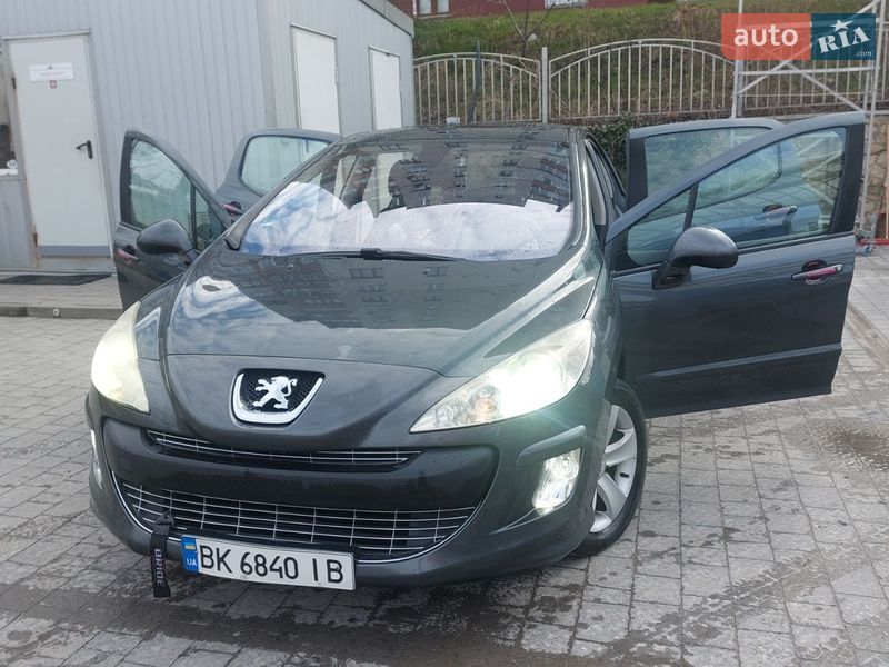 Хэтчбек Peugeot 308 2009 в Тернополе