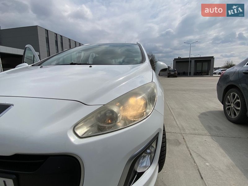 Универсал Peugeot 308 2011 в Рудки