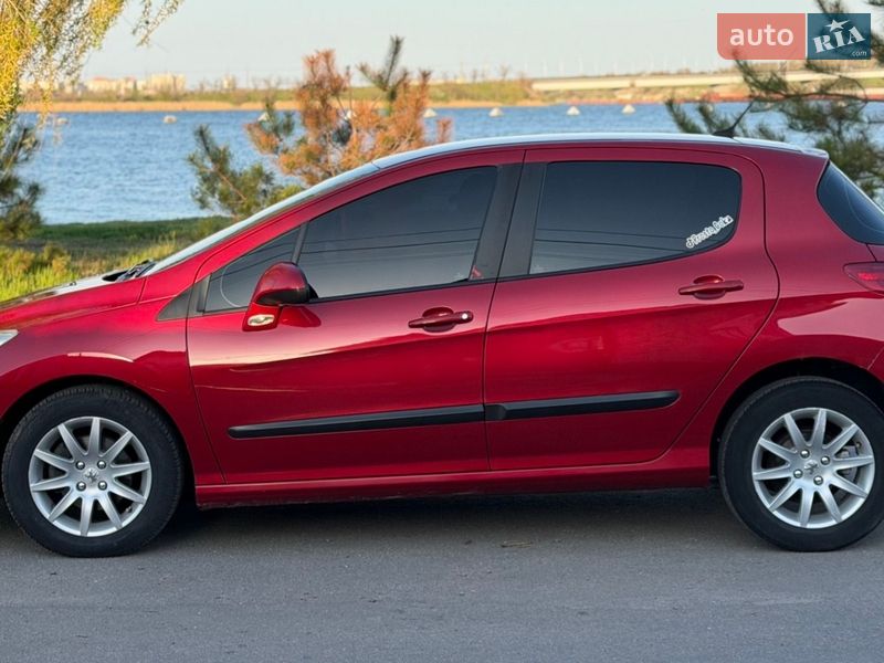 Хетчбек Peugeot 308 2010 в Миколаєві