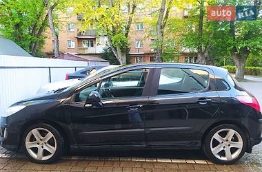 Хэтчбек Peugeot 308 2010 в Ужгороде