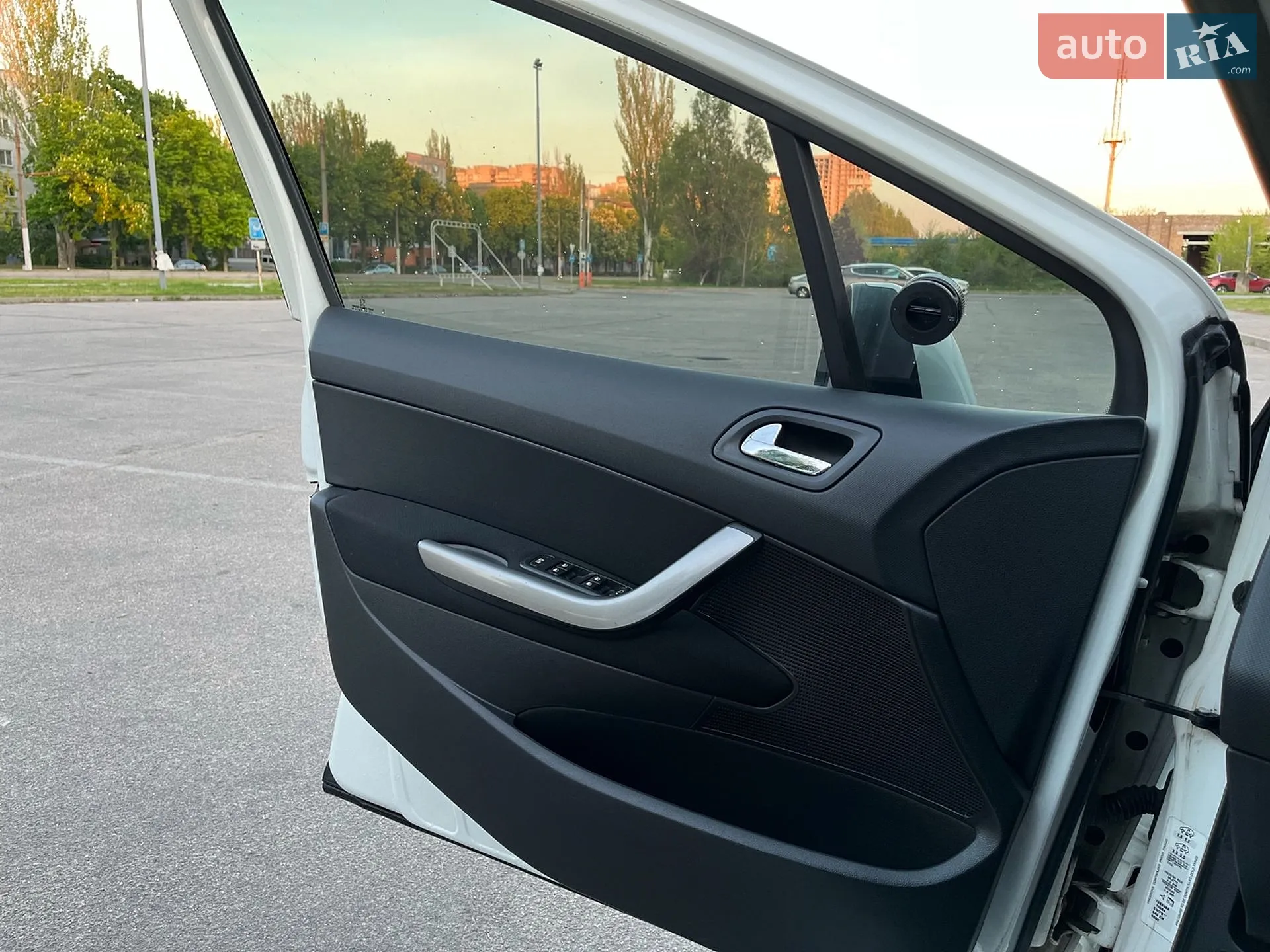 2011 Peugeot 308 - мініатюра 10