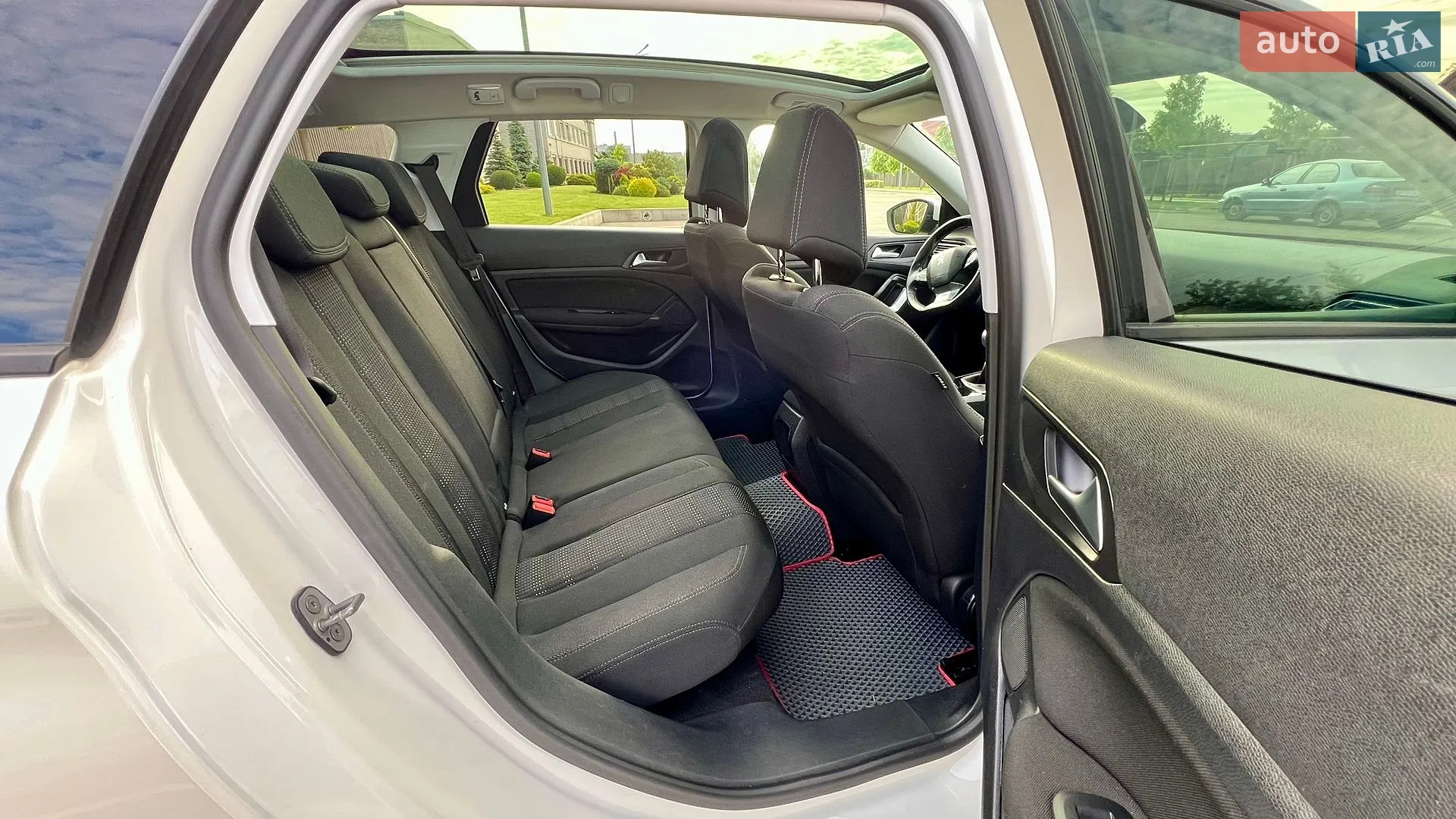 2015 Peugeot 308 - мініатюра 12
