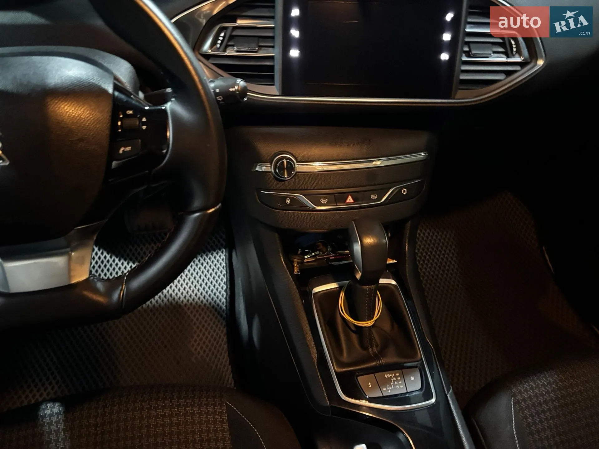 2017 Peugeot 308 - мініатюра 13