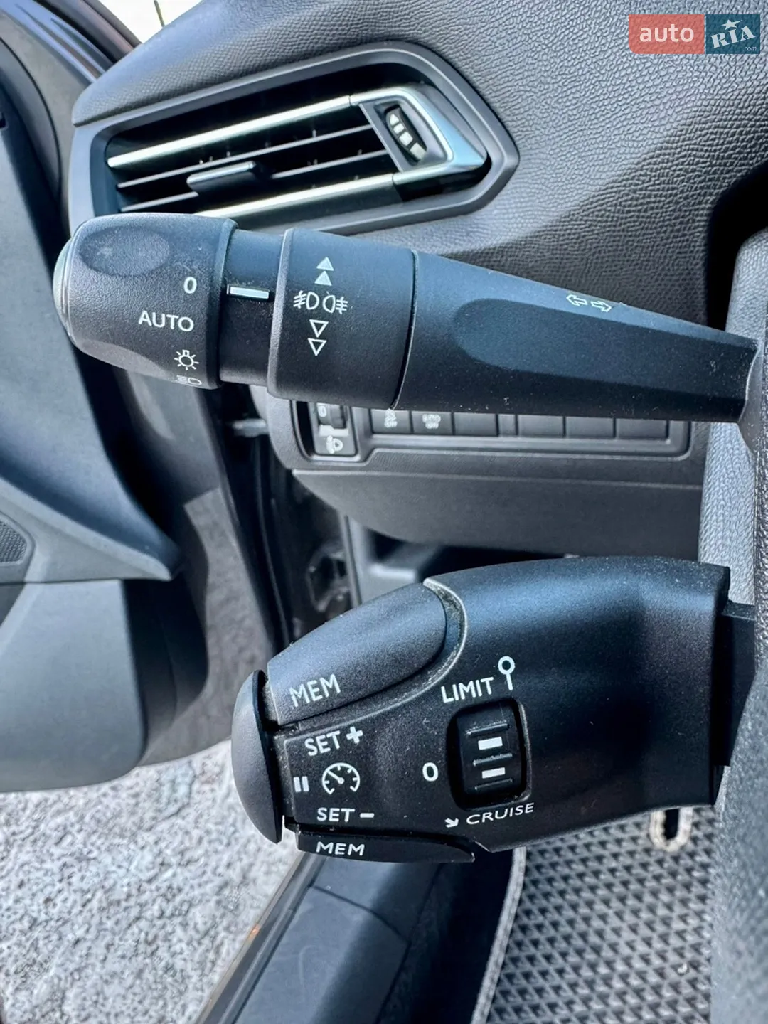 2016 Peugeot 308 - мініатюра 18