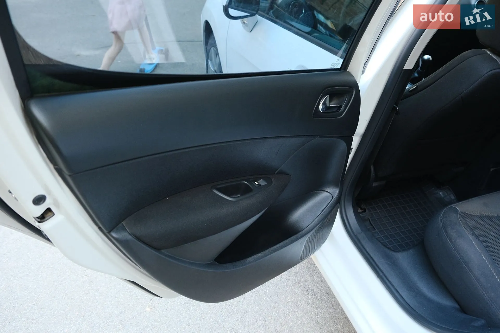 2011 Peugeot 308 - мініатюра 12