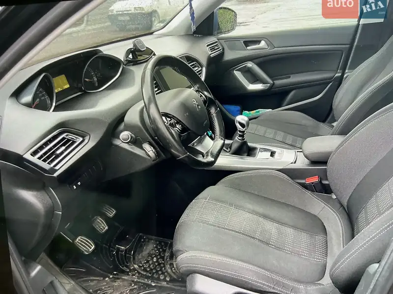 Peugeot 308 2015 VIN VF3LCBHZHFS121091 фото оголошення 2 з 43