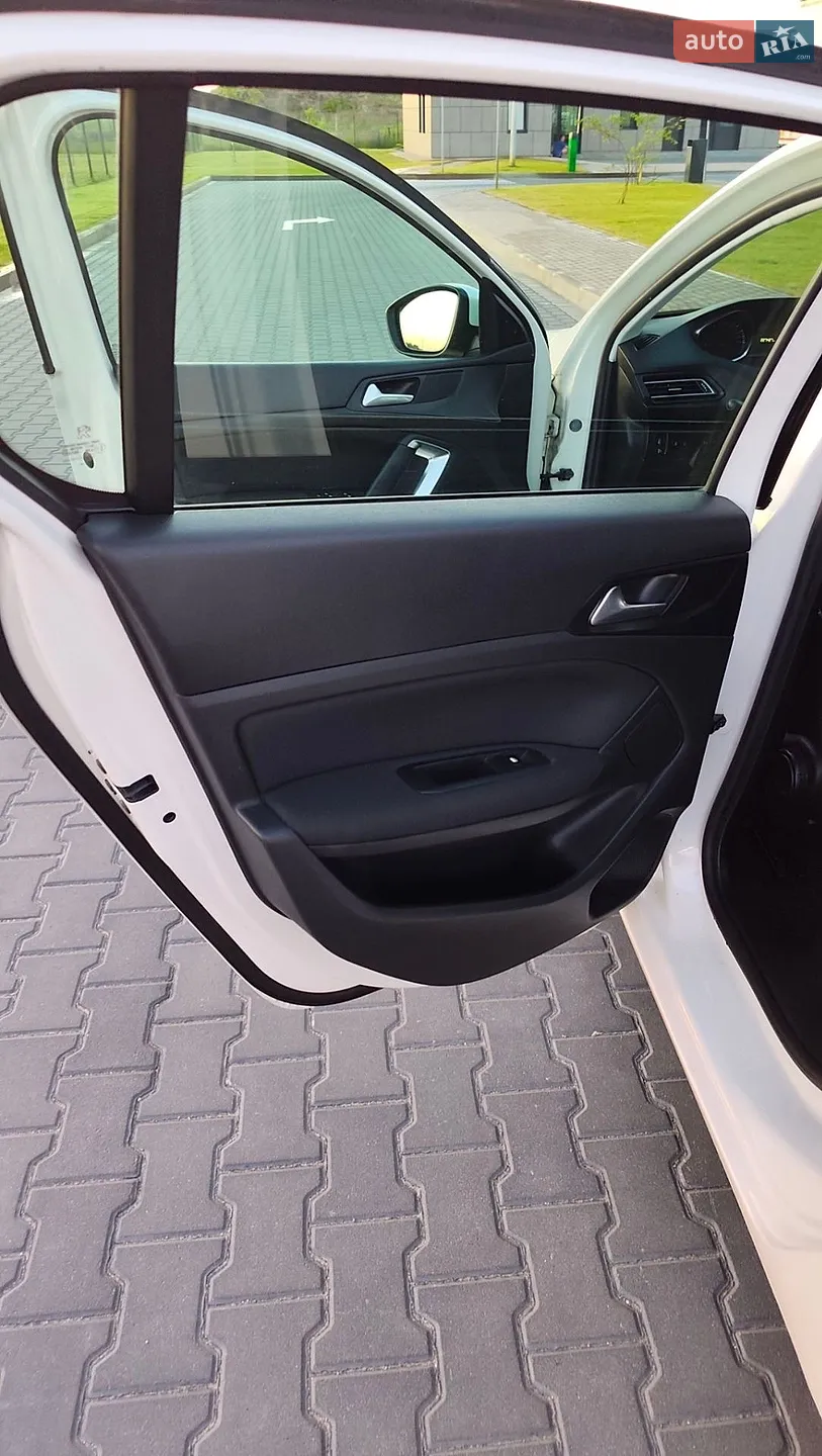 2016 Peugeot 308 - мініатюра 16
