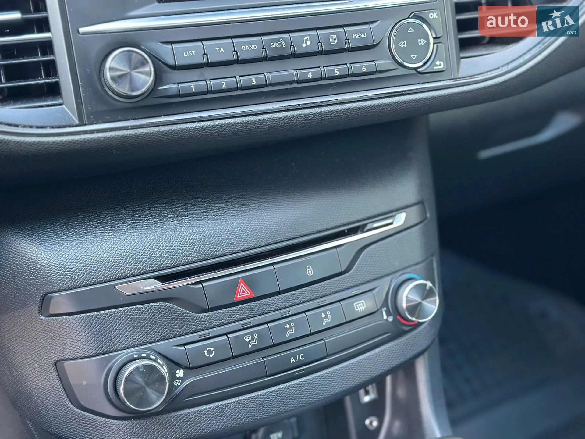 2015 Peugeot 308 - мініатюра 32