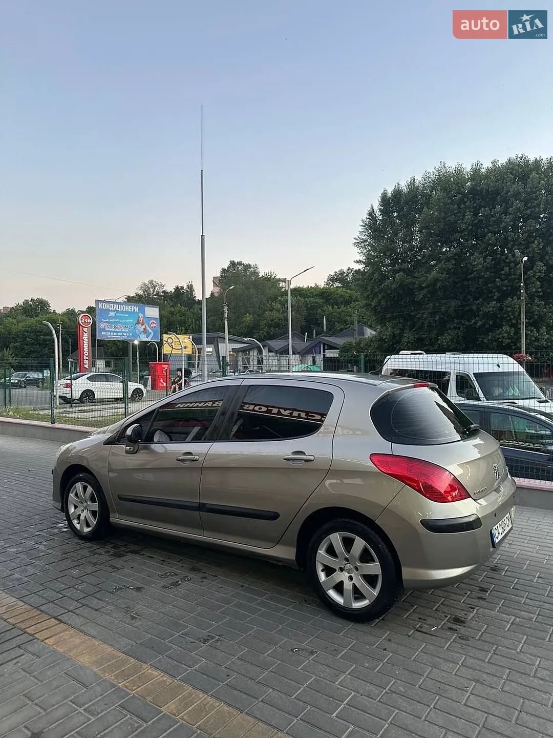 2010 Peugeot 308 - мініатюра 10