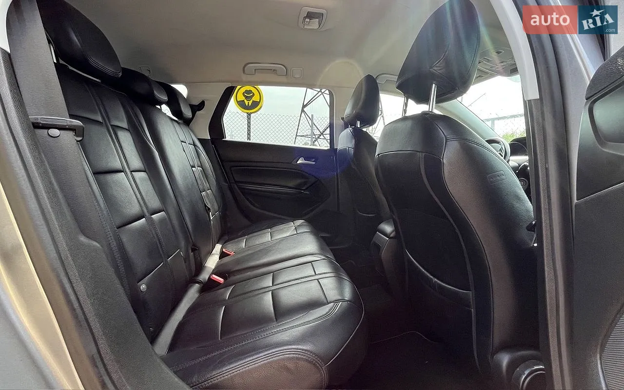2015 Peugeot 308 - мініатюра 26