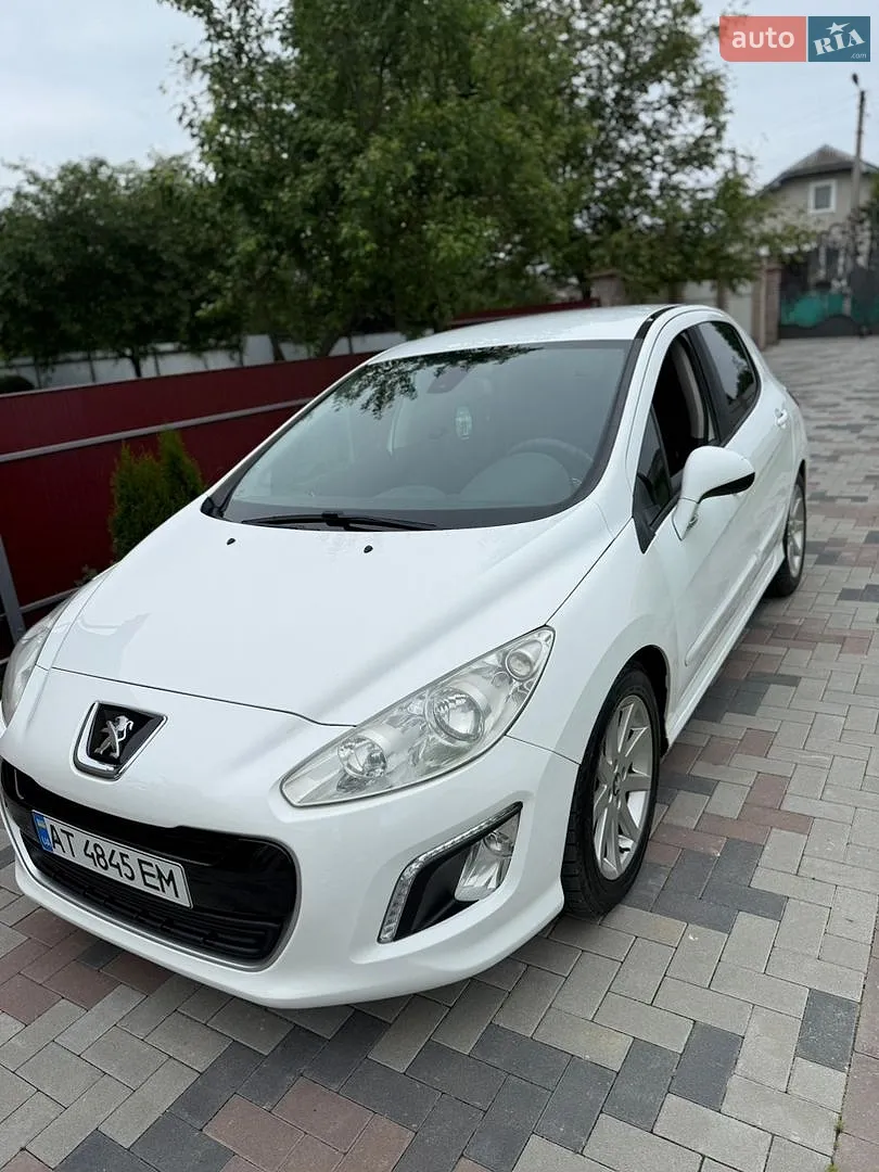 2011 Peugeot 308 - фото 1