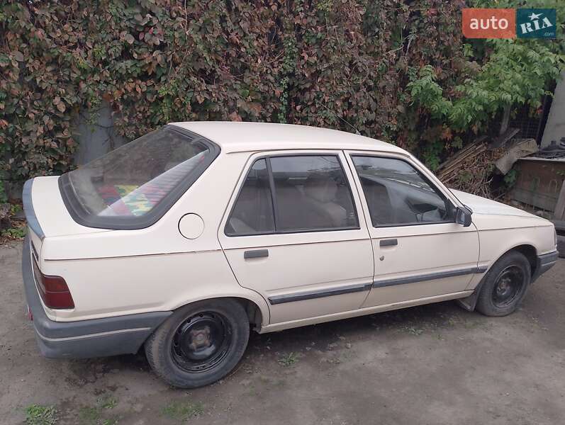 Peugeot 309 1988