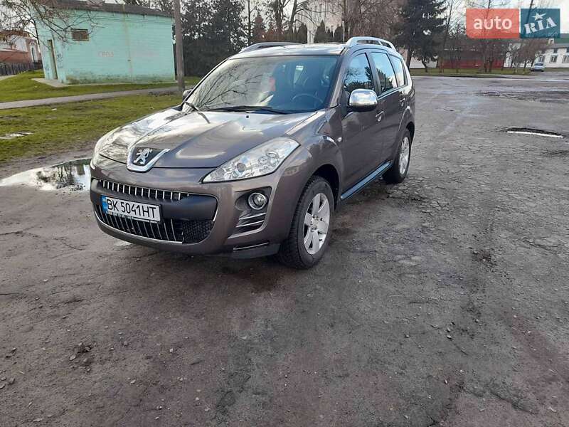 Позашляховик / Кросовер Peugeot 4007 2010 в Дубні
