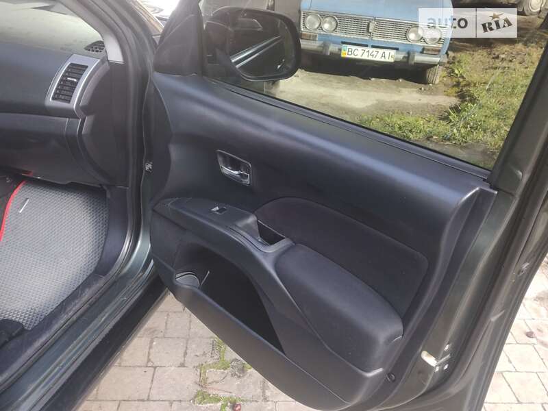 Позашляховик / Кросовер Peugeot 4007 2008 в Львові