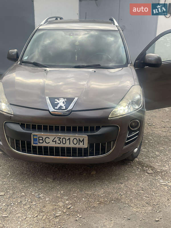 Позашляховик / Кросовер Peugeot 4007 2011 в 
