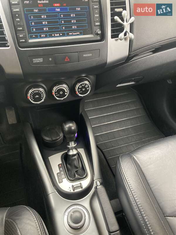 Позашляховик / Кросовер Peugeot 4007 2010 в Коломиї