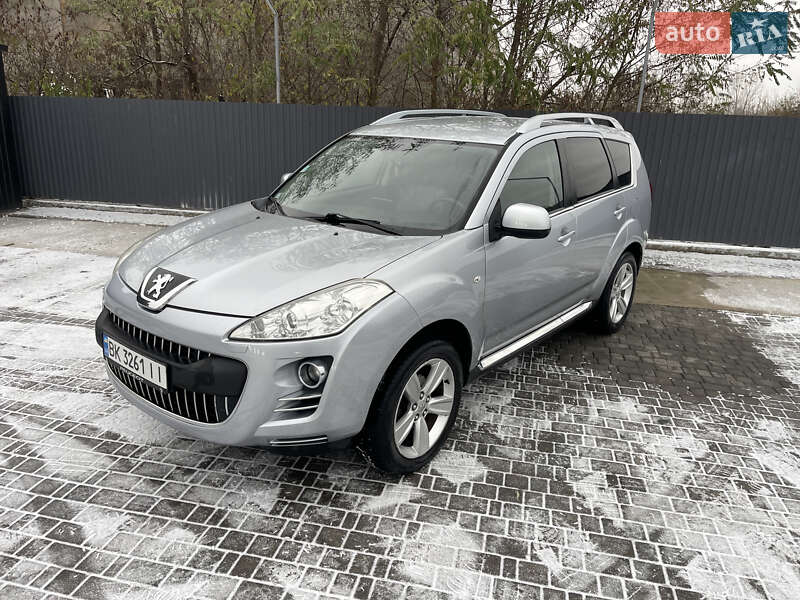 Позашляховик / Кросовер Peugeot 4007 2010 в Рівному