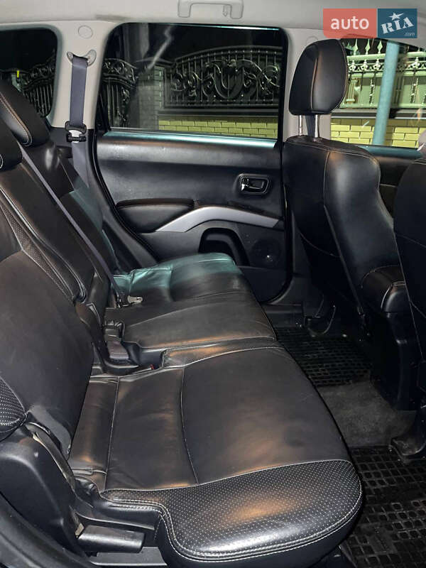 Позашляховик / Кросовер Peugeot 4007 2008 в Стрию