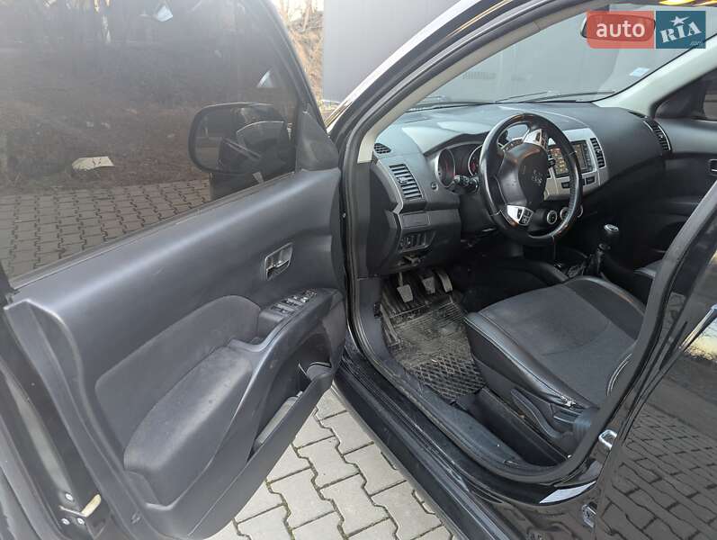 Позашляховик / Кросовер Peugeot 4007 2009 в Чернівцях