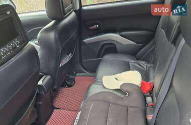Позашляховик / Кросовер Peugeot 4007 2008 в 