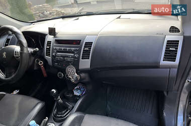 Внедорожник / Кроссовер Peugeot 4007 2011 в 