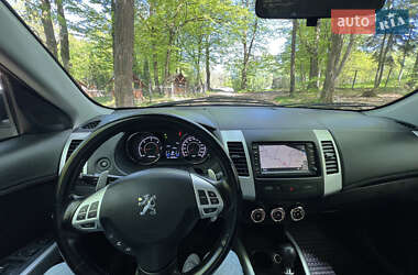 Позашляховик / Кросовер Peugeot 4007 2010 в 